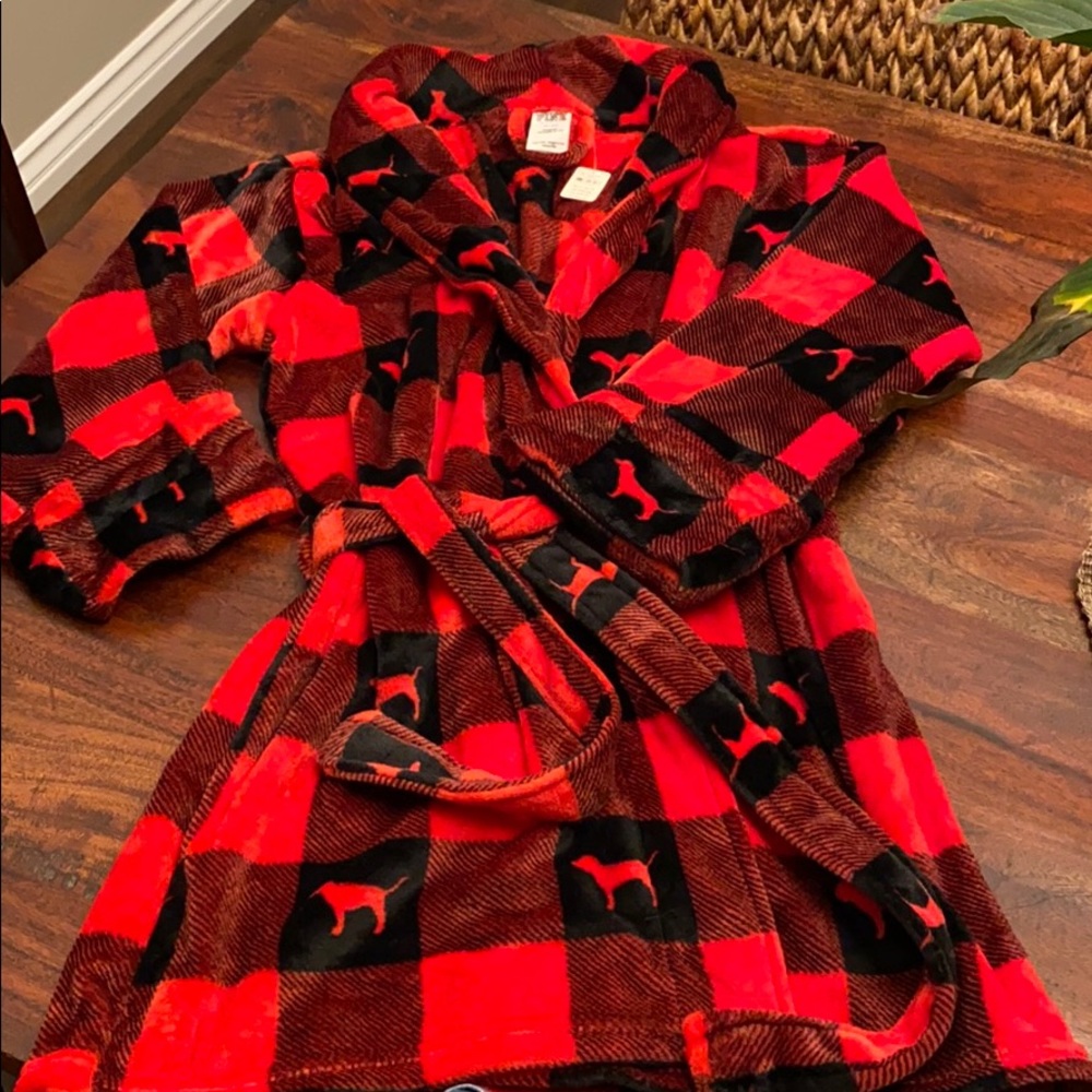 NWT VS PINK red and black checkered robe